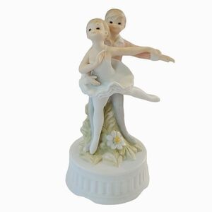 Vintage Lefton Boy & Girl Ballet Swan Lake Music Box Figurine 1982